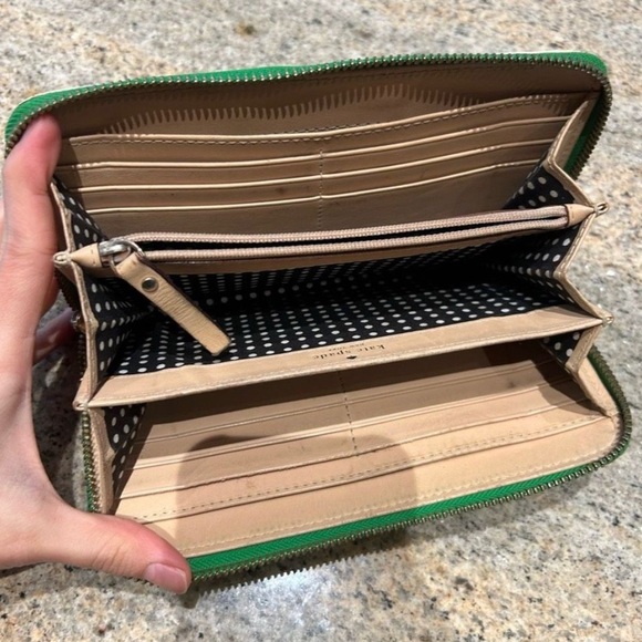 Vintage Authentic Kate Spade GREEN long wallet. Color of the season. Hot-fire! - Picture 2 of 10